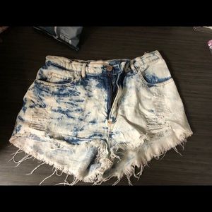 White washed high wasted jean shorts
